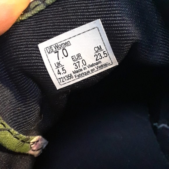 Leaf/ Floral Vans - Picture 8 of 8